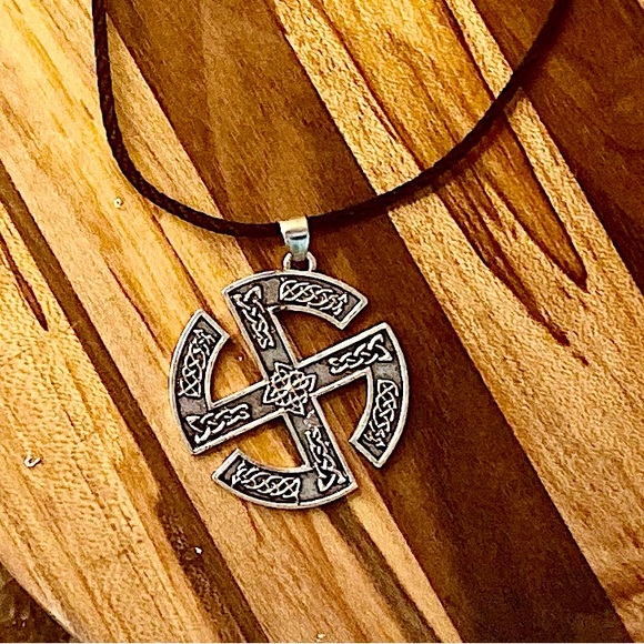 Super Celtic Style Necklace 🔥 - Picture 1 of 9